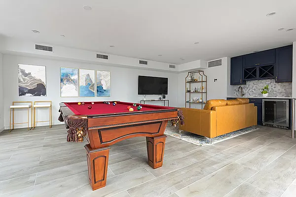 Rented by REAL New York | media 19