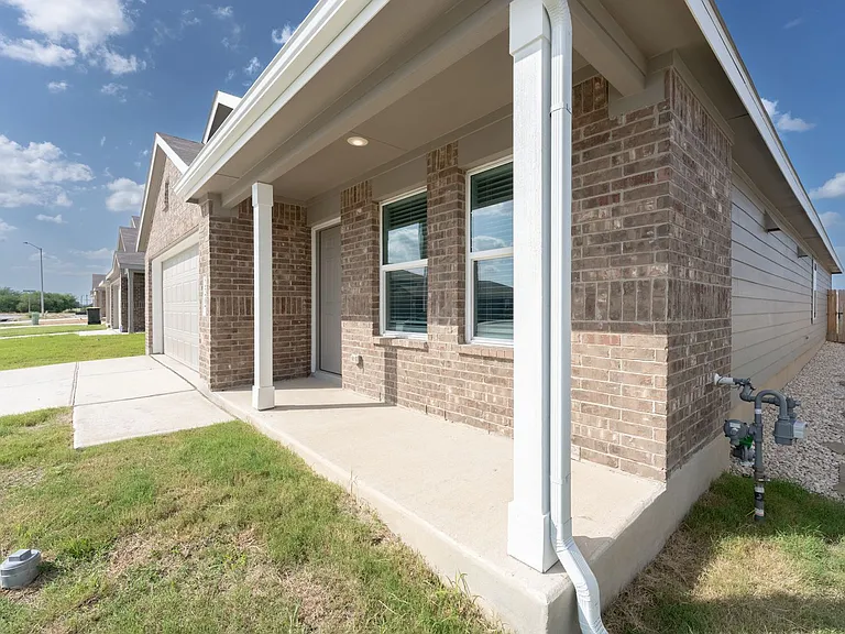 2207 Allison Crk — Photo 2
