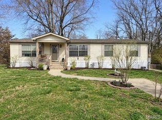 8048 Lakeside Dr, Caseyville, IL