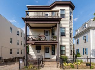 126 Neponset Ave FLOOR 3, Dorchester, MA 02122