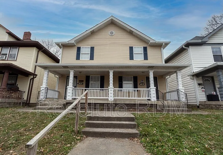 1920 Sugar Grove Ave — Photo 2