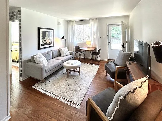 406 N Tremont Dr