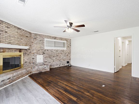 3rd image of 1512 N Highland Ave