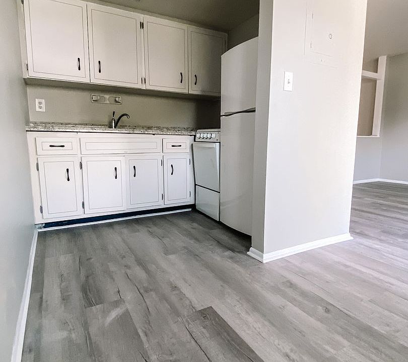 1st image of 615 18th St Unit 4