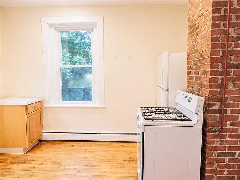 315 Harvard St #8 — Photo 22