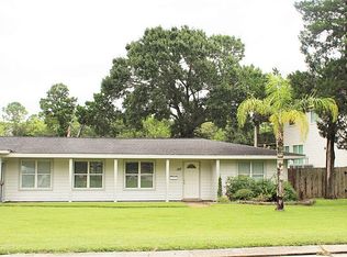 127 Cedar Ln, Seabrook, TX 77586