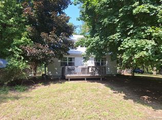 4274 River Rd, Manistee, MI 49660