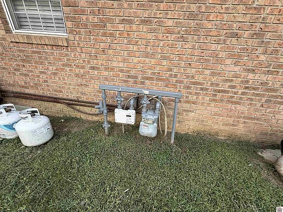 4th image of 1410 Michelle Dr