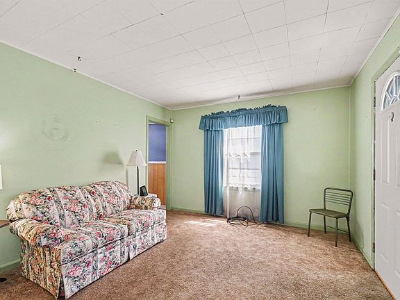 5th image of 2109 Elwood Ave