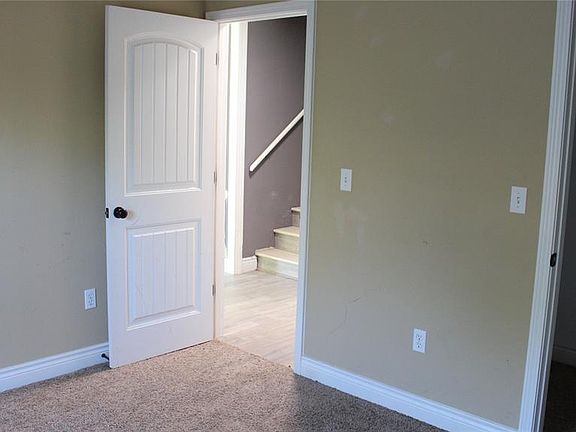 5th image of 16172 Hershey Rd