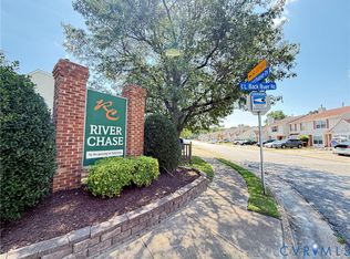 40 Riverchase Dr, Hampton, VA 23669
