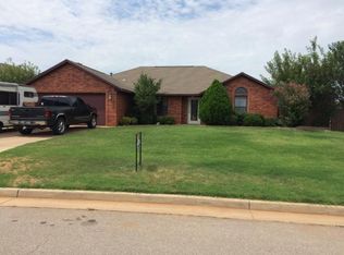 1017 Wendy Ln, Altus, OK 73521