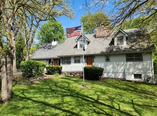 9215 S 83rd Ave, Hickory Hills, IL 60457