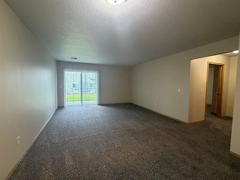 3619 W Ralph Rogers Rd — Photo 7