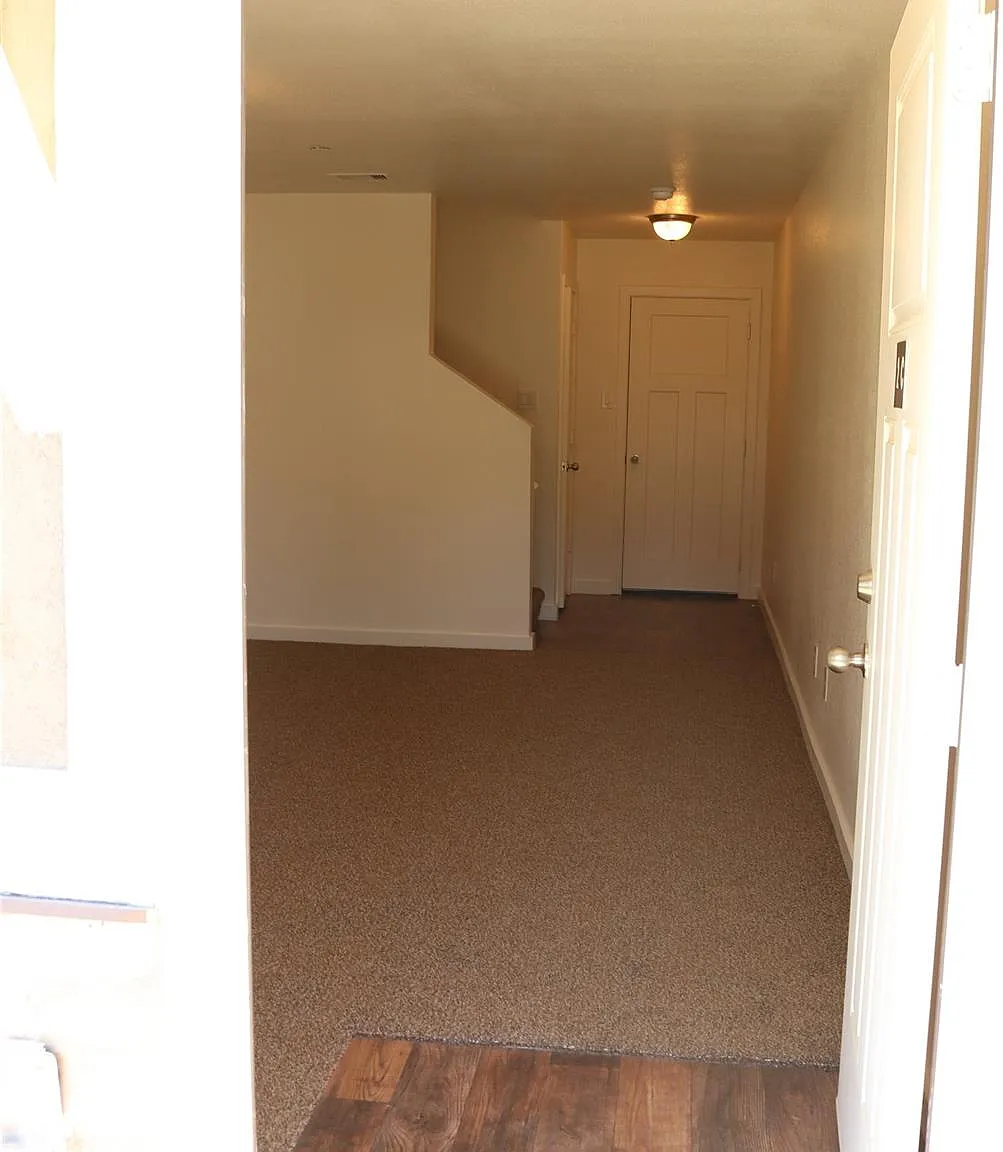 3 bed, 2.5 bath, 1772 sqft, $1,770 — Photo 3