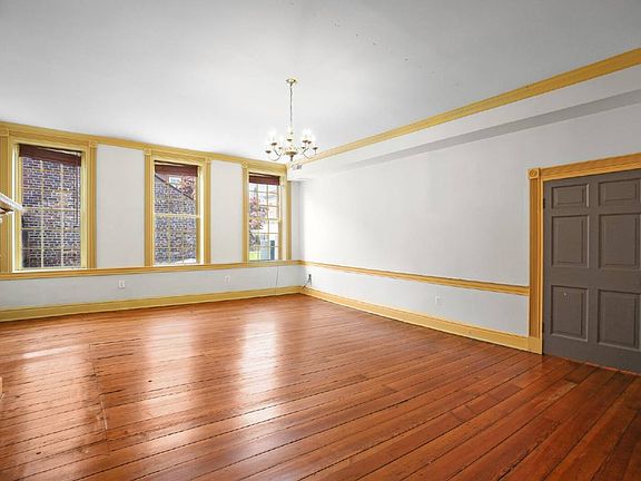 4th image of 710 Caroline St APT B