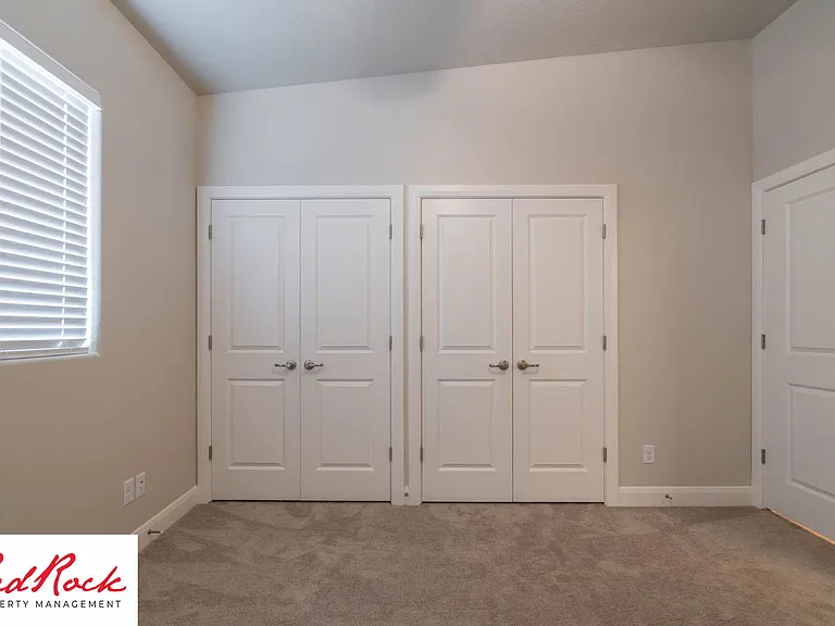 493 N 550 W — Photo 41