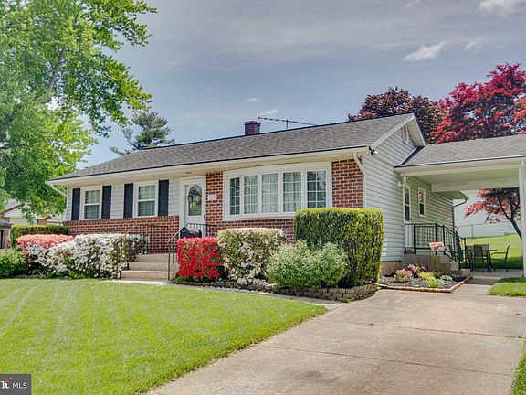 4th image of 321 Stonecastle Ave