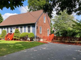 17 Arvin Ave, Barrington, RI 02806