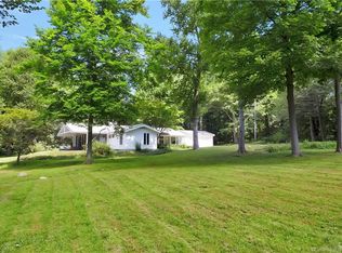 69 Windrow Ln #L, New Canaan, CT 06840