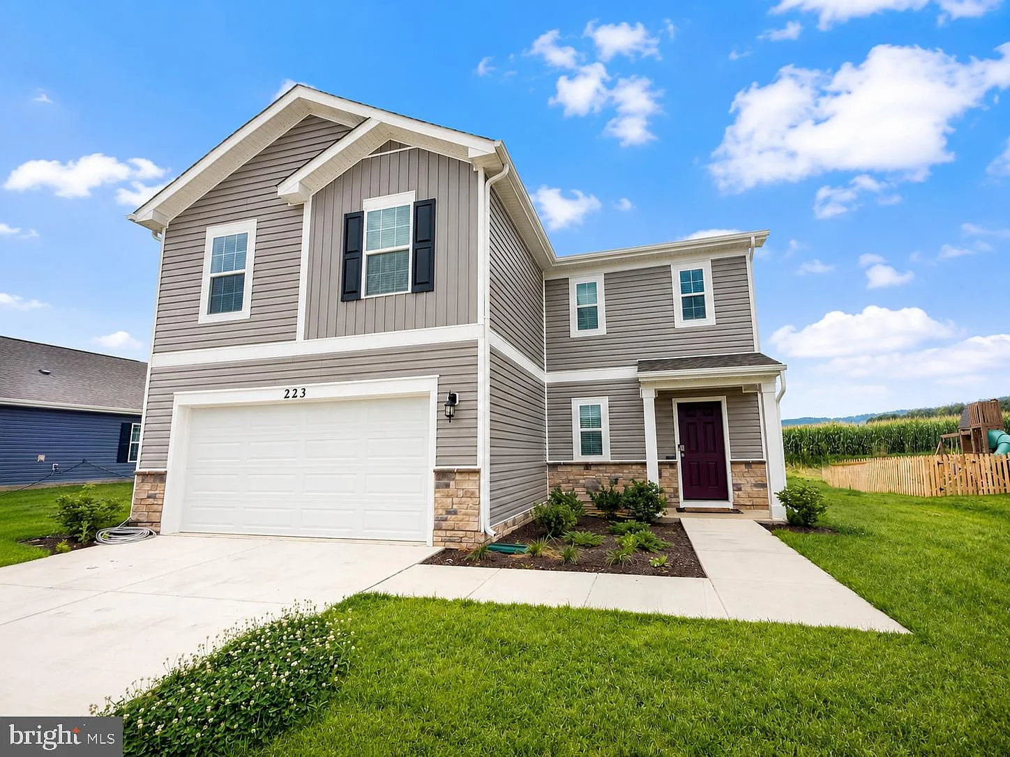 4 bed, 2.5 bath, 1906 sqft, $2,500 — Photo 1