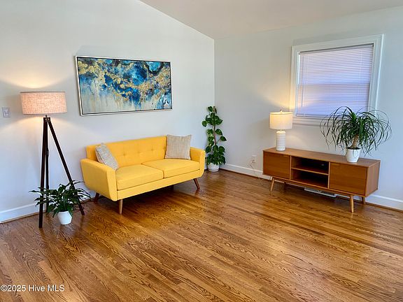 3rd image of 1319 W Thomas Street