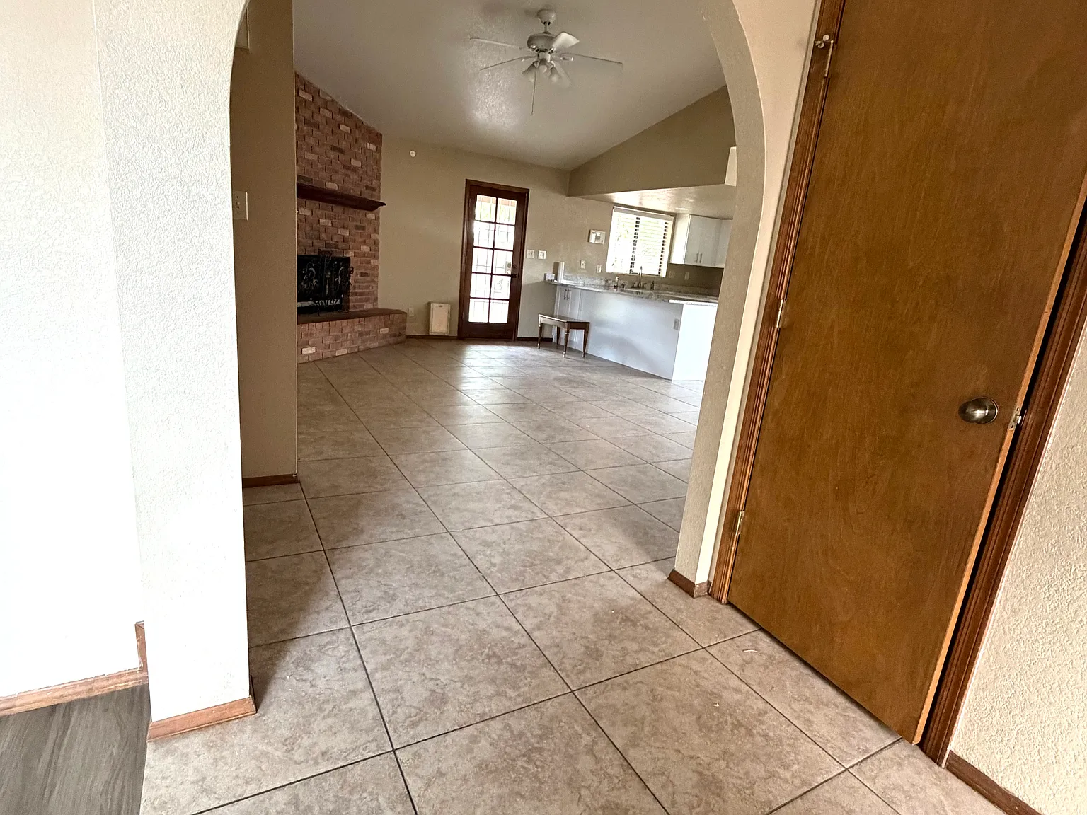 3 bed, 1785 sqft, $2,195 — Photo 3