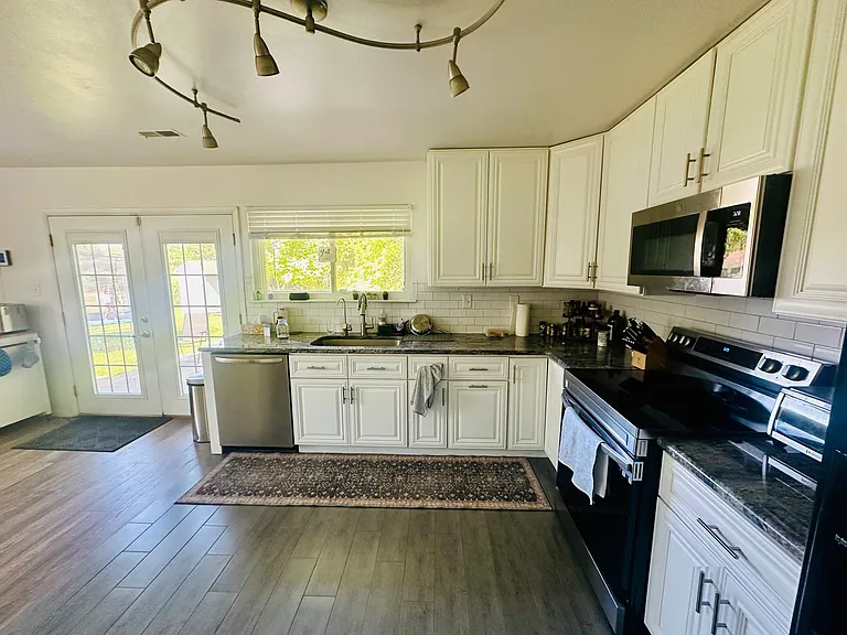 2901 Needlewood Ln — Photo 9