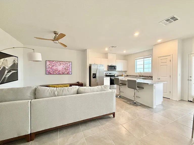 5672 Beguiling Falls St — Photo 12