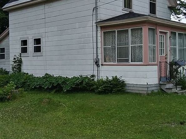 4 Crescent St