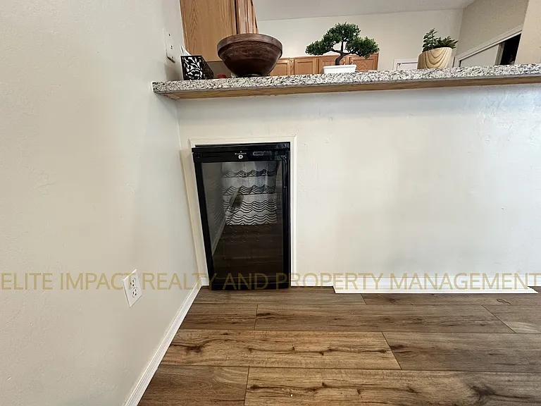 3780 E Felix Blvd — Photo 4