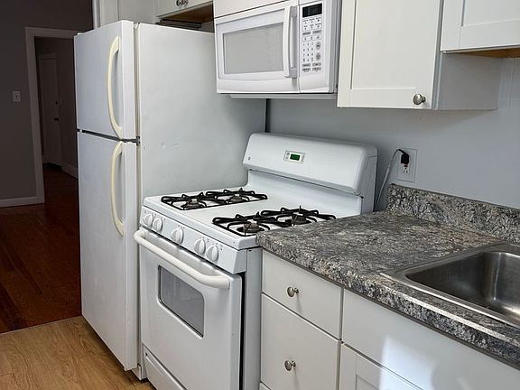 3rd image of 1048 Northampton St #2