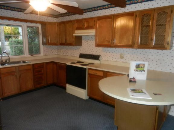 3rd image of 5630 S Marine Dr