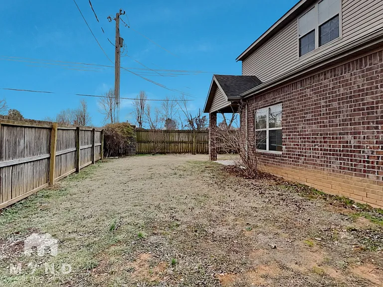 100 NE Larkspur Ln — Photo 24