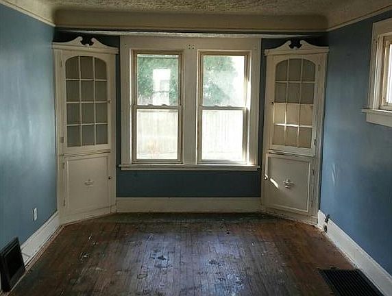 4th image of 3404 W 91st St
