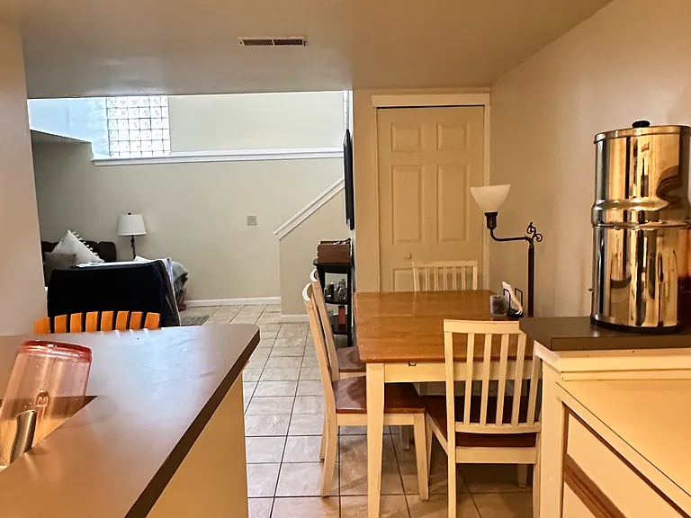 2061 Fitzwater St #1R — Photo 24