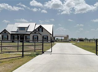 404 N J Hernandez St, Progreso Lakes, TX 78596