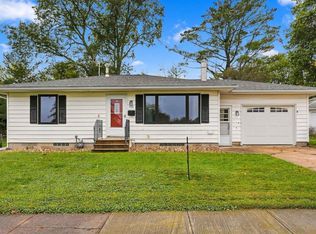408 N Division St, Cedar Falls, IA 50613