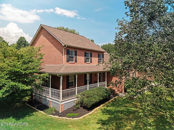 2nd image of 221 Stone Castle Ln