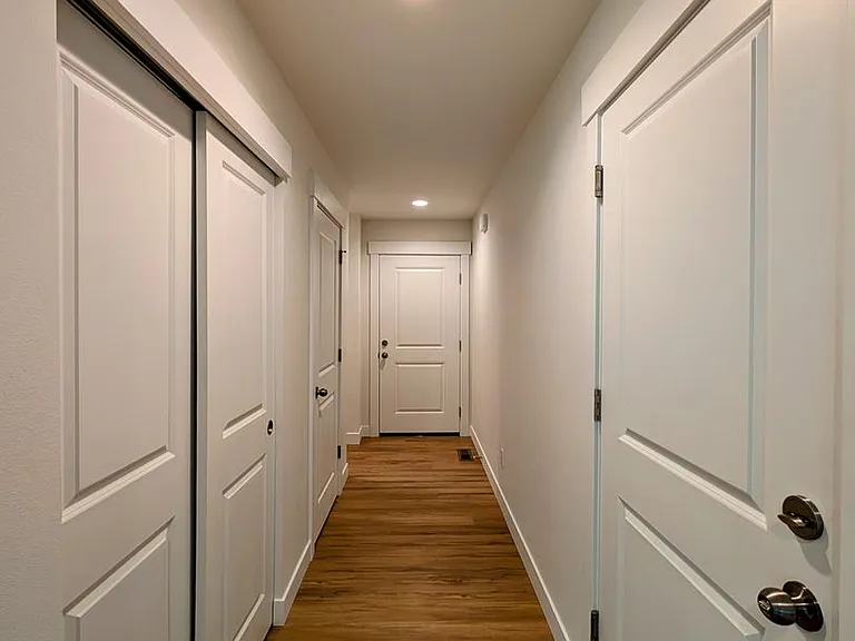 319 S Nevada Ave — Photo 16