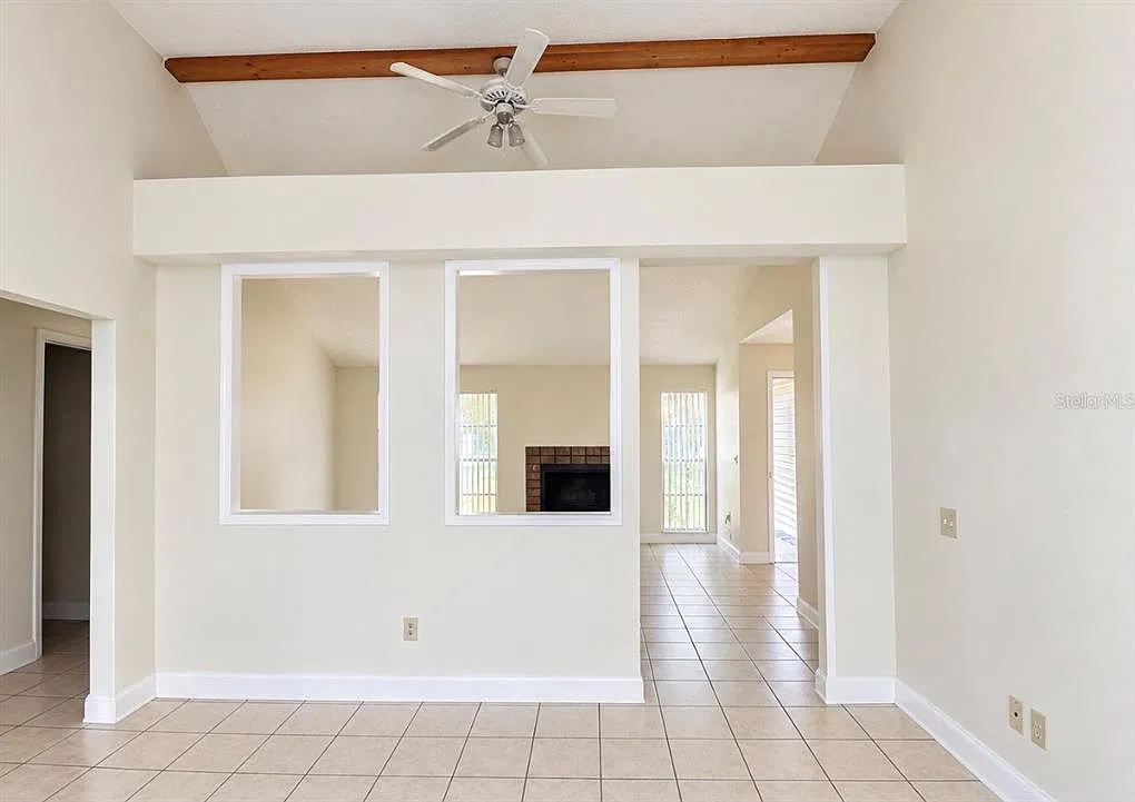 3 bed, 2.0 bath, 1424 sqft, $2,200 — Photo 2