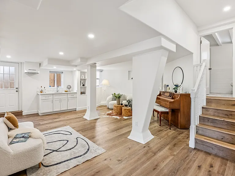 610 Hillcrest Blvd — Photo 48