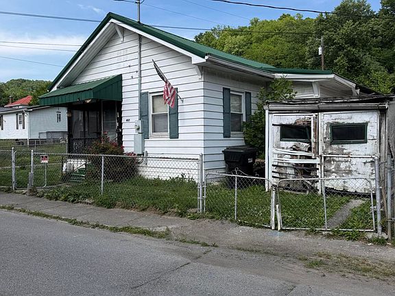 2nd image of 407 Spruce St