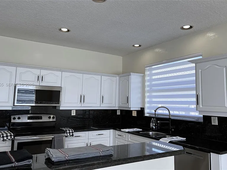 15840 SW 151st Ter — Photo 16