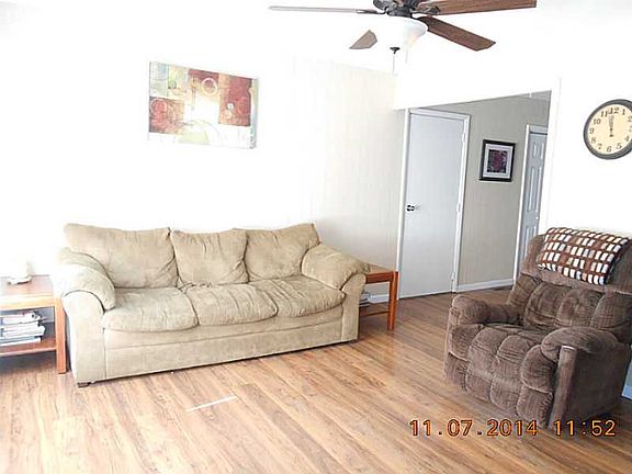 3rd image of 1074 Colonial Dr