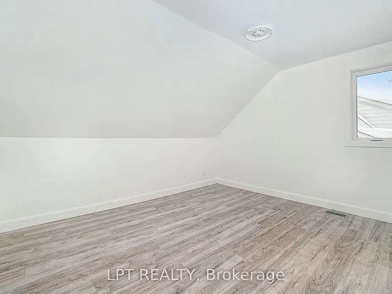 2112 Alta Vista Dr — Photo 20