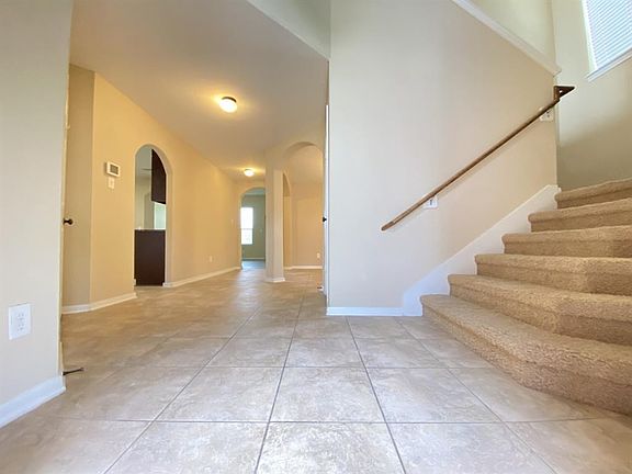 4th image of 26727 Henson Falls Dr