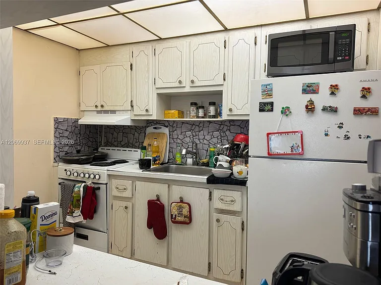 2200 E Hallandale Beach Blvd #112 — Photo 6