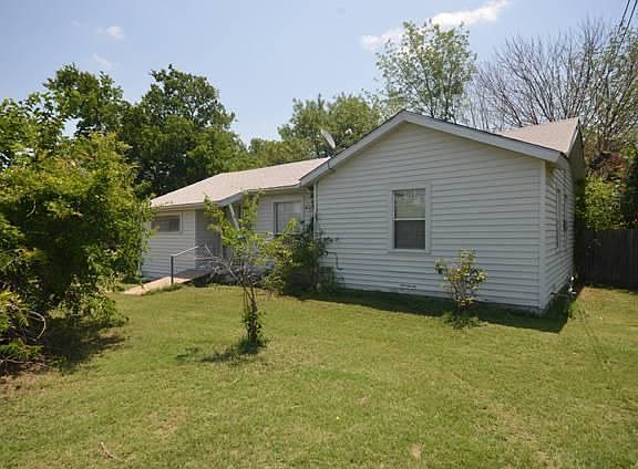 2nd image of 406 NE 38th St