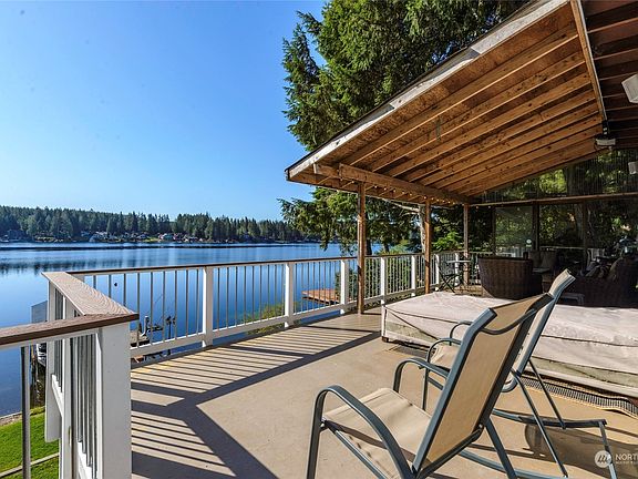 3rd image of 1610 E Mason Lake Drive W